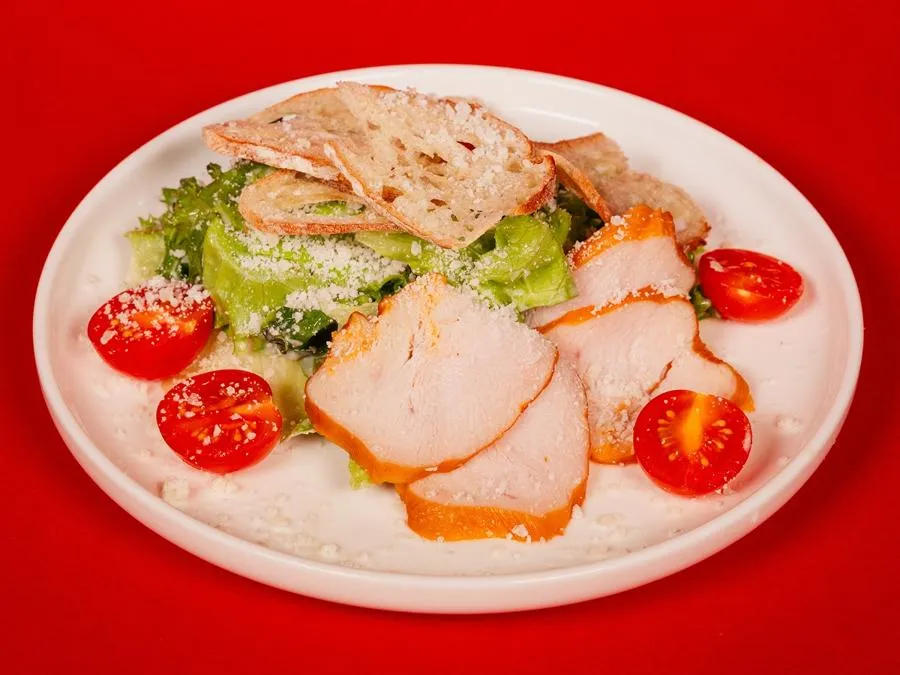 Салат Цезарь с курицей 